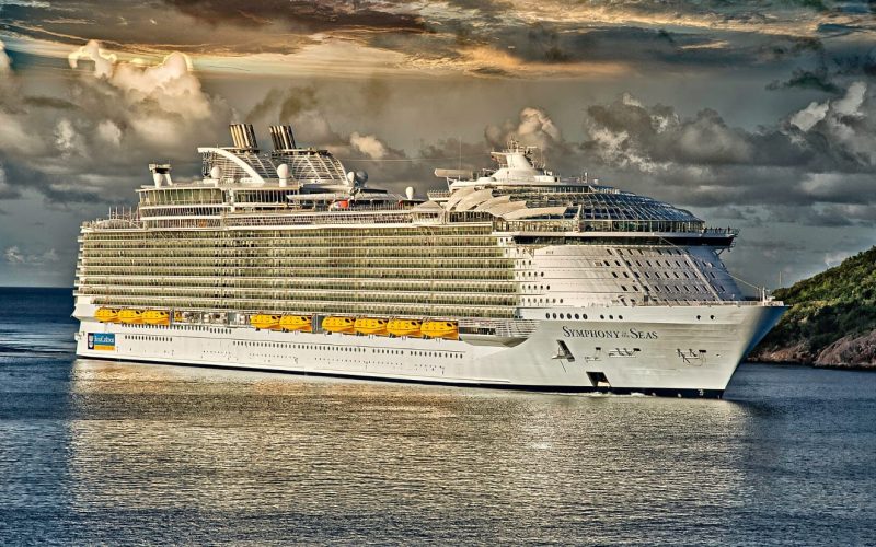 Symphony of the seas Symphony of the seas Vs Wonder of the Sea