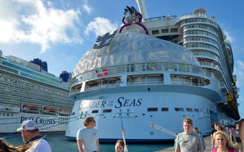Wonder of the Seas Cruise ( Symphony of the seas Vs Wonder of the seas